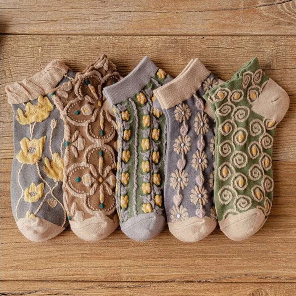 5 Pair Floral Pattern Socks-NWT - Picture 4 of 4